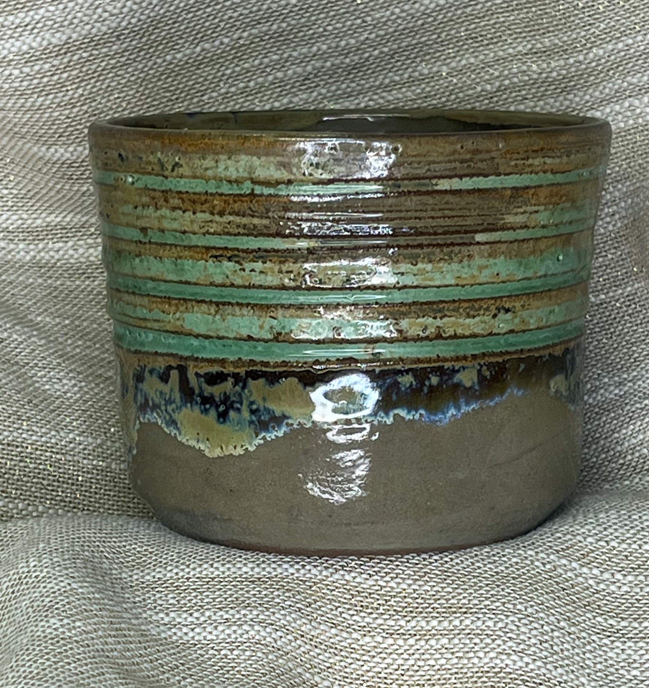 Ręcznie robiony ceramiczny kubek w odcieniach zieleni z efektem - obrazek 4