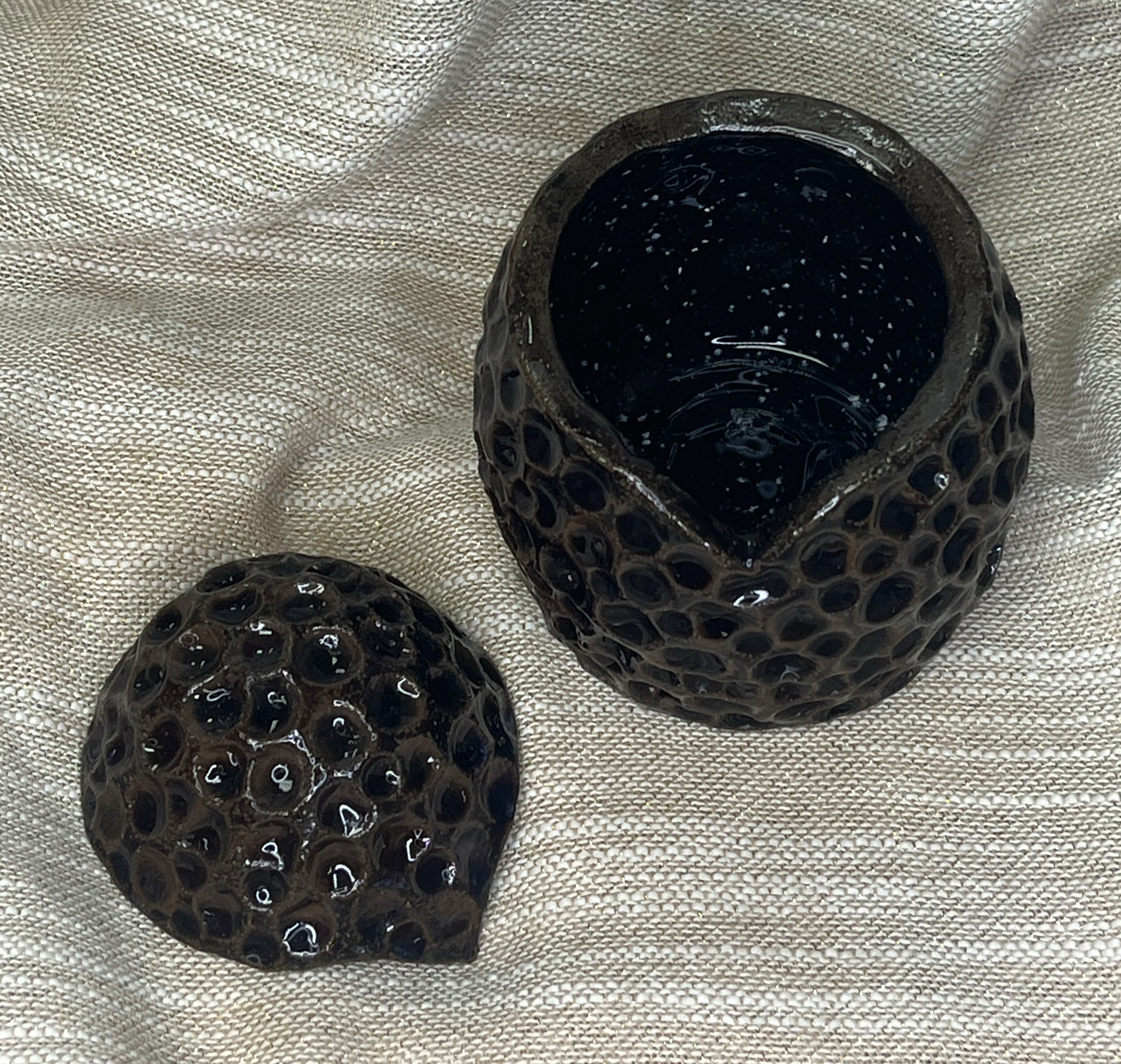 Ręcznie wykonany ceramiczny pojemnik na biżuterię lub drobiazgi